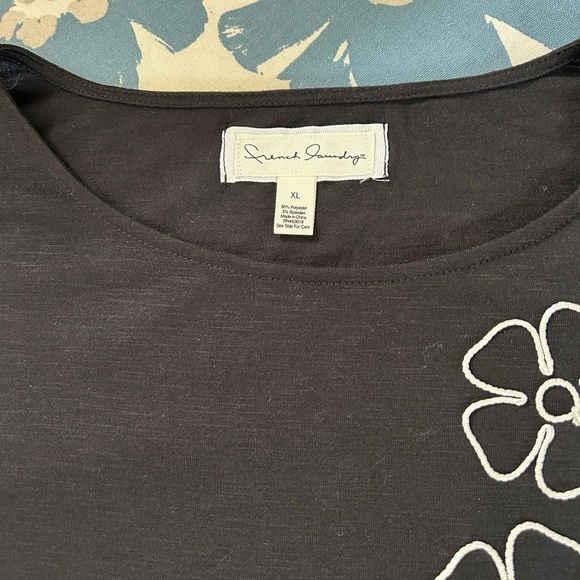 French Laundry Black Top with White Floral Accents NWOT - Picture 4 of 5